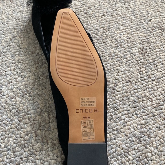 New size 9.5 Chico faux black suede pull on with fur lining and Pom pom - Picture 4 of 7